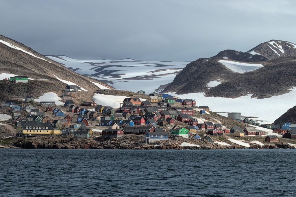 Ittoqqortoormiit, East Greenland. Residents say years of neglect have affected daily life across every essential service. Photo: Rob Oo / Flickr (CC BY 4.0)